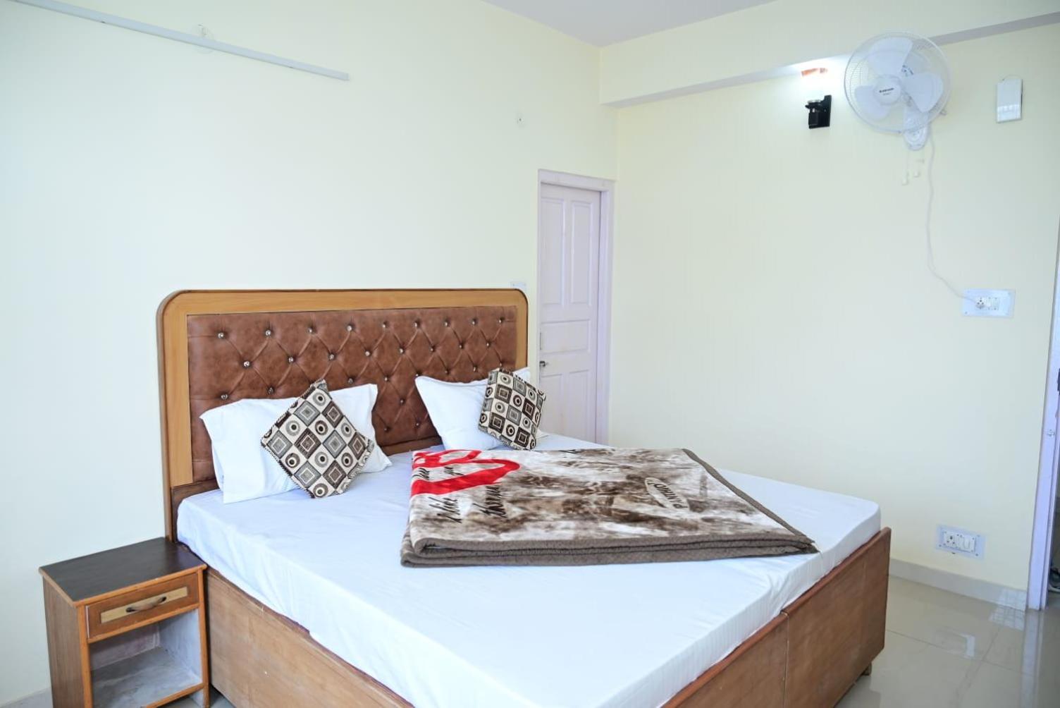 Krishna B&B Near Mall Road Shimla Dış mekan fotoğraf