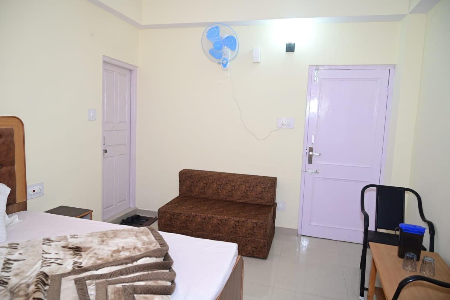 Krishna B&B Near Mall Road Shimla Dış mekan fotoğraf